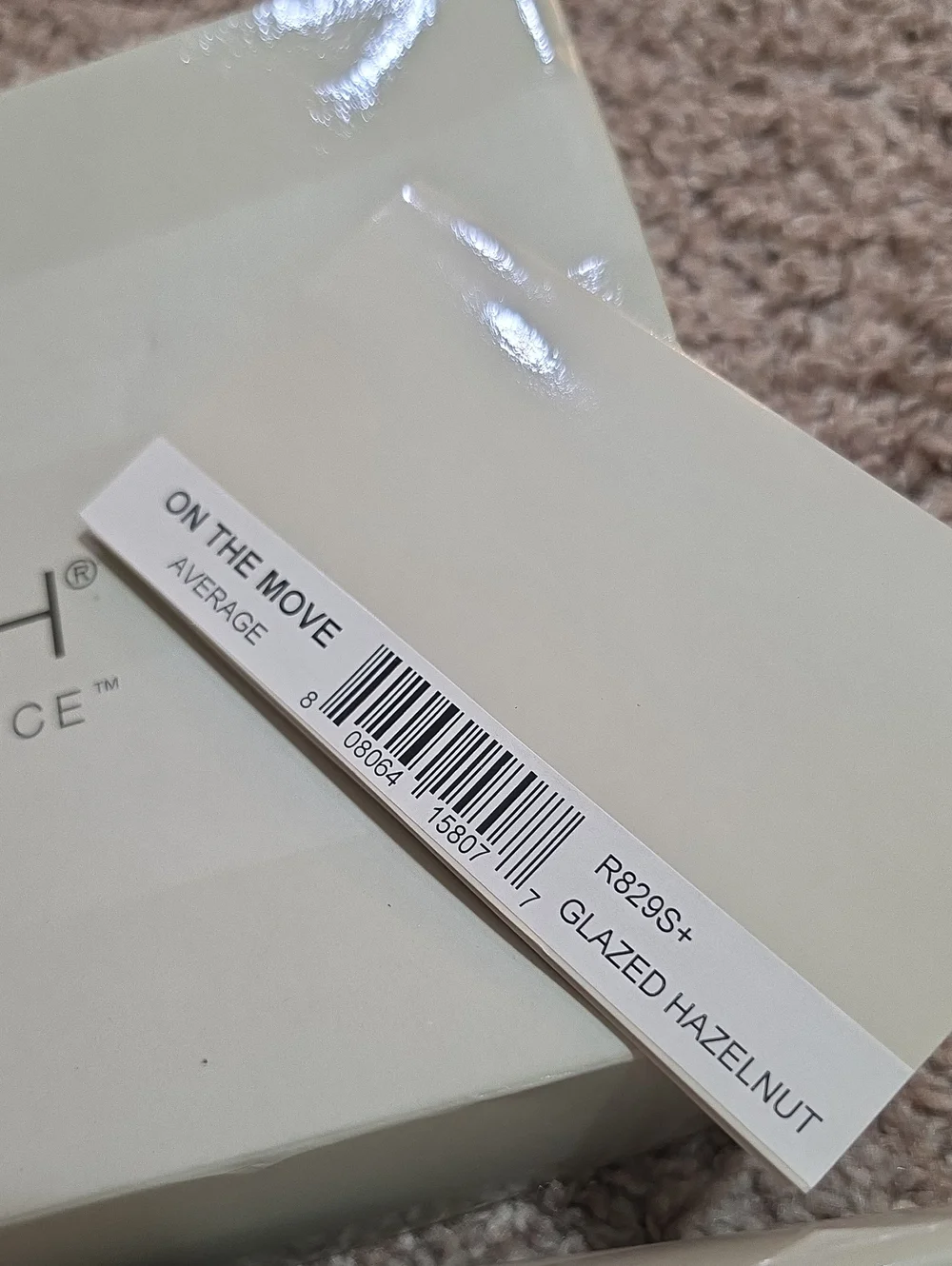 New RAQUEL WELCH SHEER INDULGENCE ON THE MOVE ~AVERAGE ~GLAZED HAZELNUT